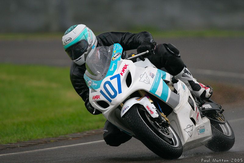 IMG 4516 Bike cornering in the wet